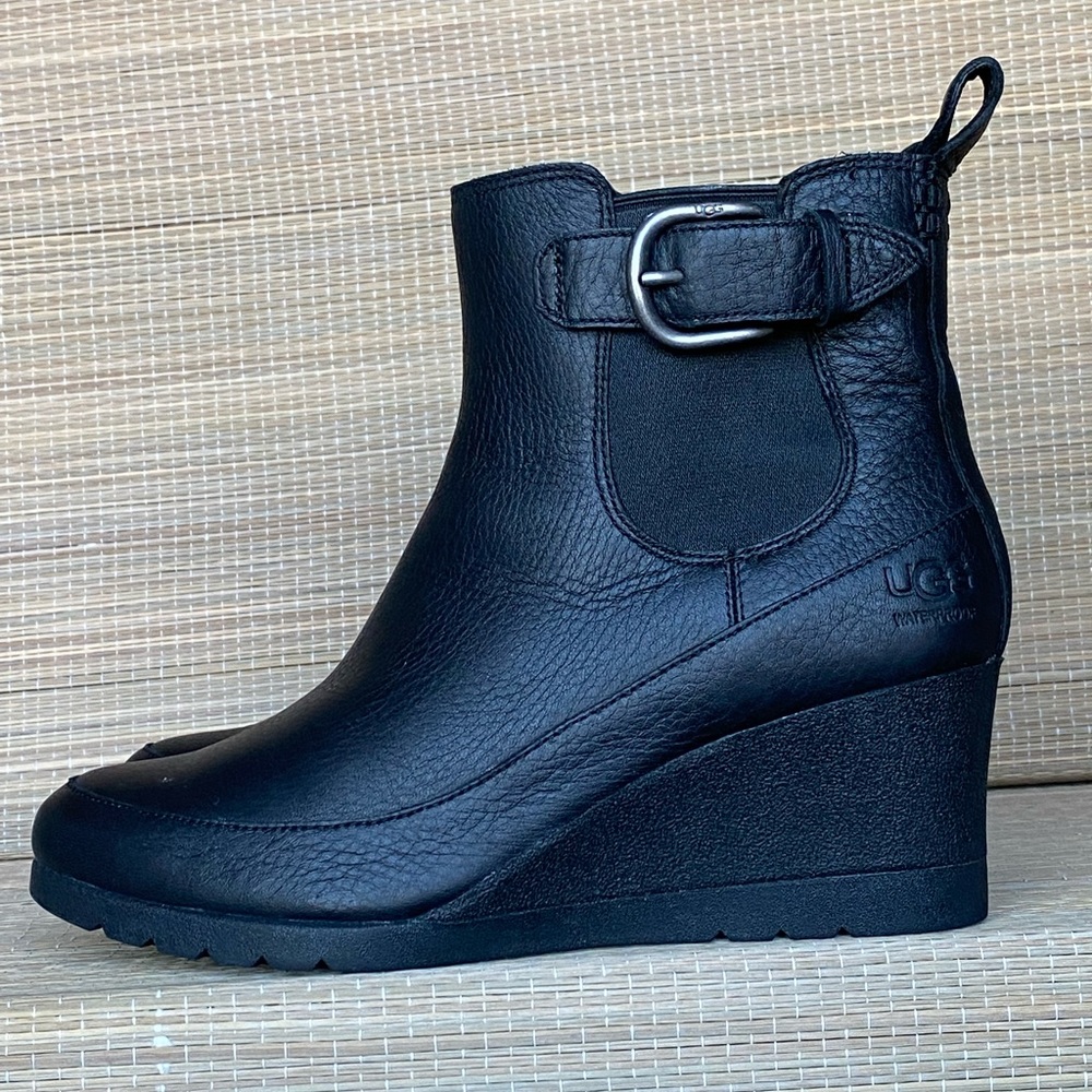 Ugg Women's Arleta Ankle Boot size 8